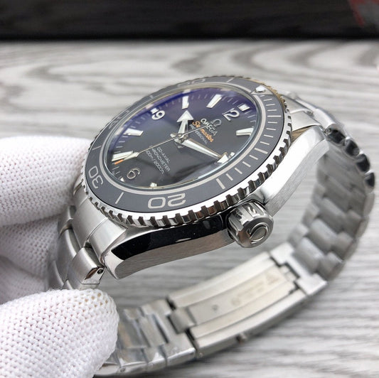 SEAMASTER PROFESSIONAL PLANET OCEAN 600M STEEL CASE BLACK DIAL