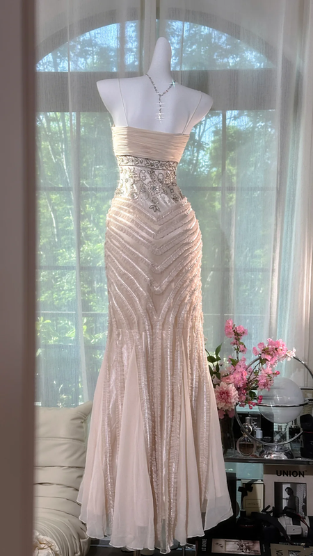 Light pink halter-neck fitted bodycon mermaid long ball gown R7613
