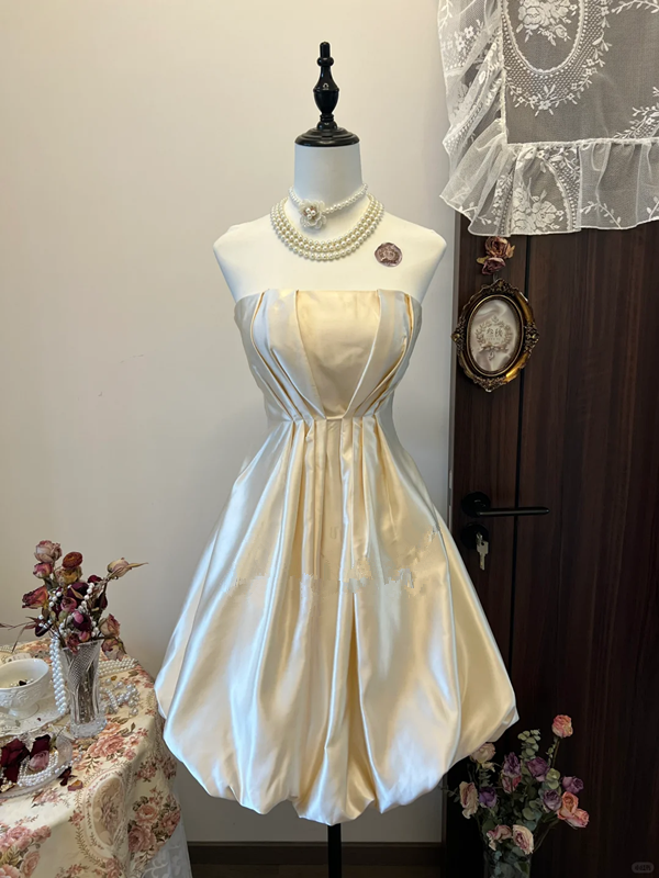 White strapless satin pleated waist slim bow design short skirt homecoming dress R4277
