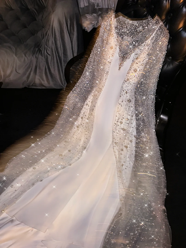 White halter-neck, fitted, sexy long ball gown/bridal dress R8752