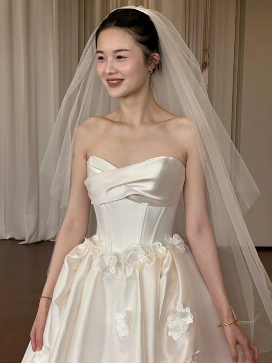 New Arrival Wedding Dress Satin Sweetheart Floral Pleated Wedding Dress D4616