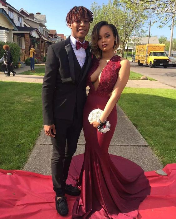 2023 Charming Mermaid Burgundy Lace Open Front Long Prom Dresses fg3193