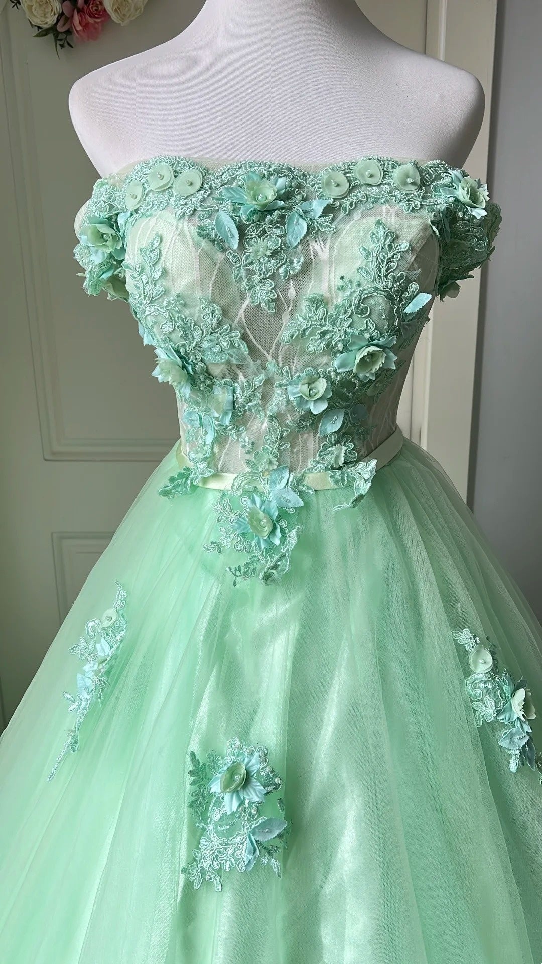Beauty Ball Gown Light Green Strapless Pleated Tulle Prom Dresses Evening Gala Gown Birthday Party Dress D4742