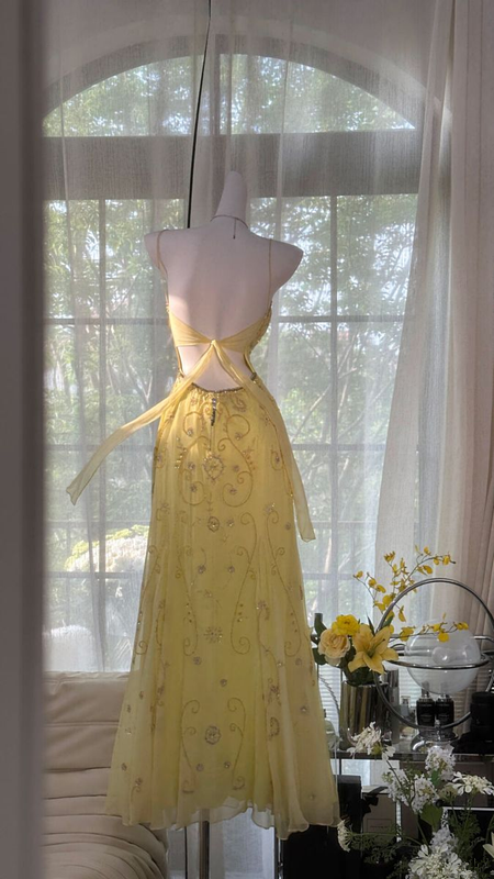 Yellow halter-neck fitted bodycon long ball gown R6529