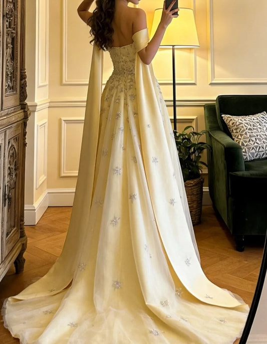 Stunning Prom Dress Light Yellow Off Shoulder Tulle Gala Gown Formal Evening Dress Graduation Outfits D5116