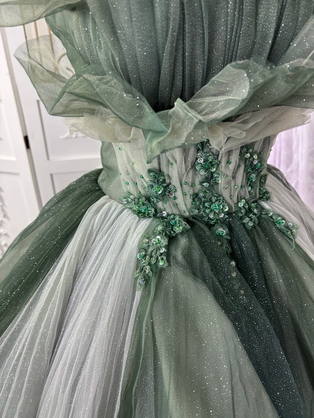 Charming Ball Gown Strapless Pleated Tulle Evening Dress Sweet 16th Dress Birthday Prom Gown D5370