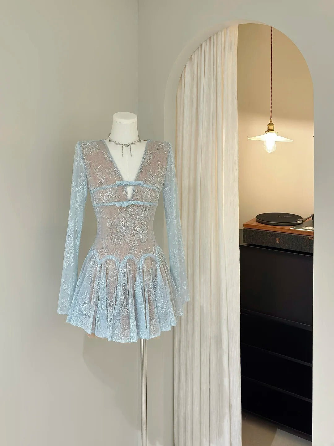 Pretty Homecoming Dress A Line V-neck Short Prom Dress Back to School Outfits Party Dress D5428