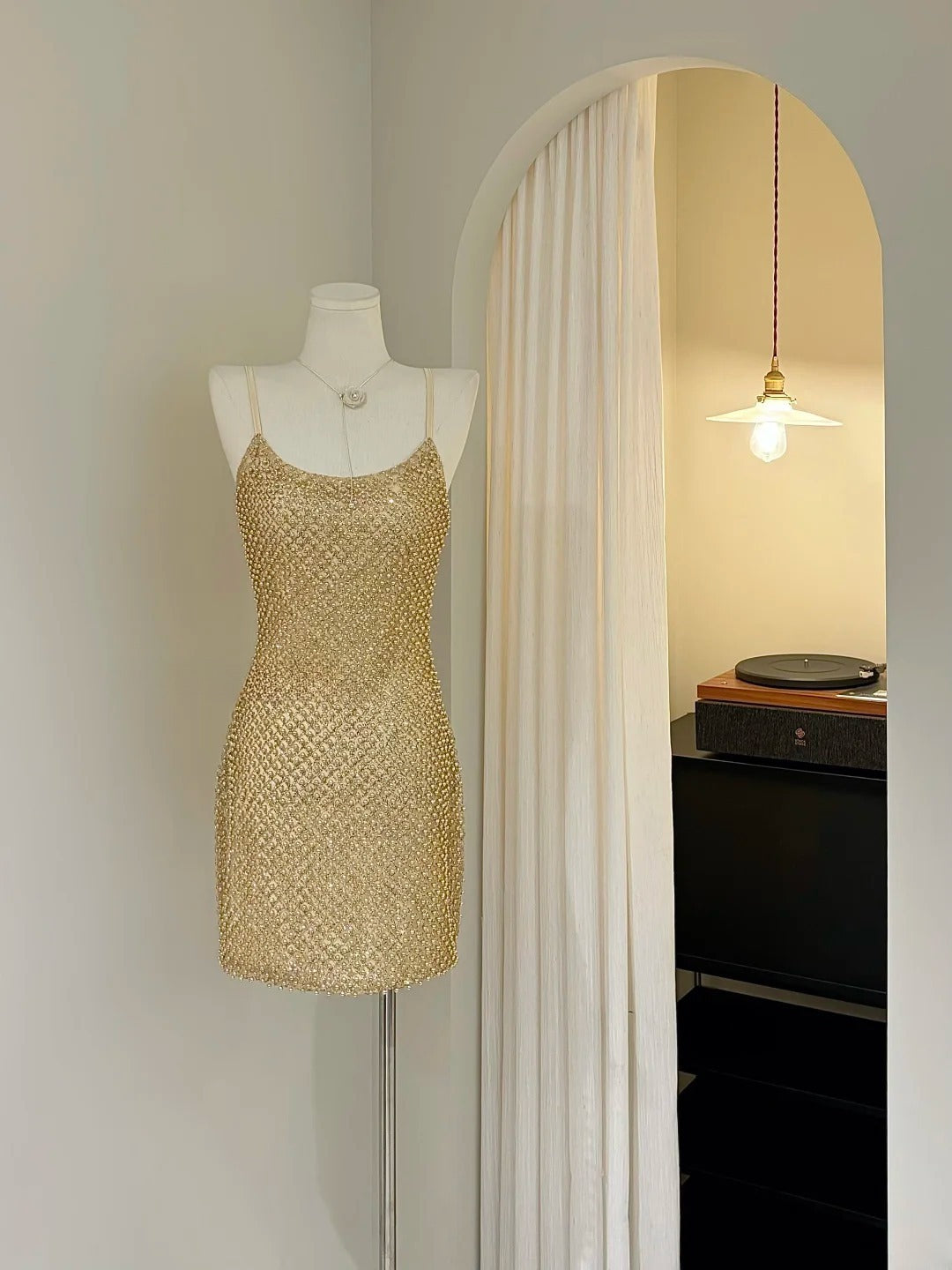 Shiny Homecoming Dress Gold Spaghetti Straps Short Prom Dress Back to School Outfits Party Dress D5431