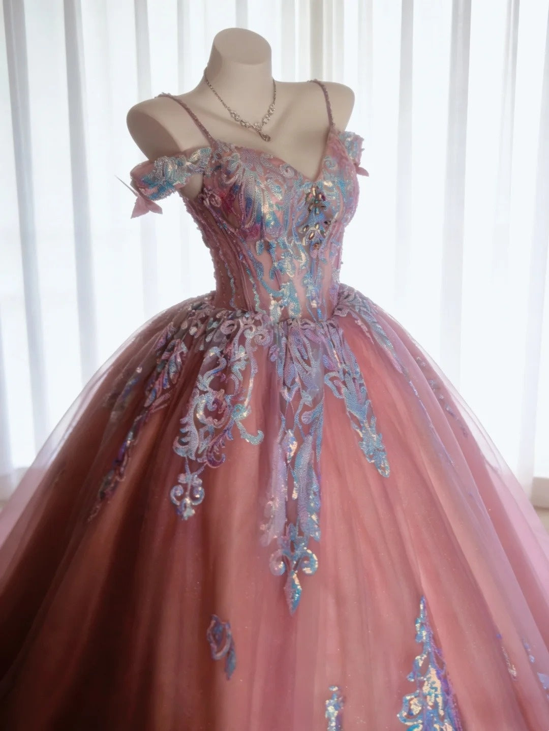 Chic Ball Gown Spaghetti Straps Pleated Tulle Evening Dress Quinceanera Dress Birthday Prom Gown D5461