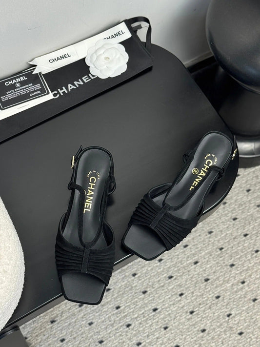 CC HIGH HEELS IN BLACK QUILTED SUEDE