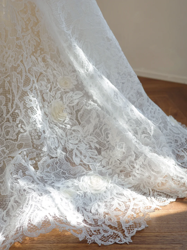 White lace halter-neck fitted long ball gown/bridal dress R8522