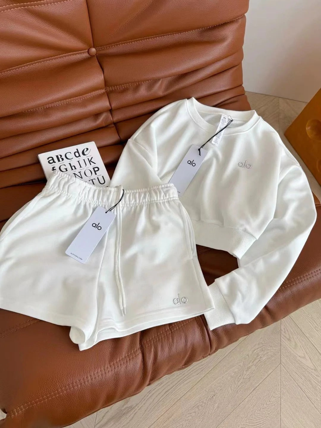 ALO TRACKSUIT SET STYLE 46