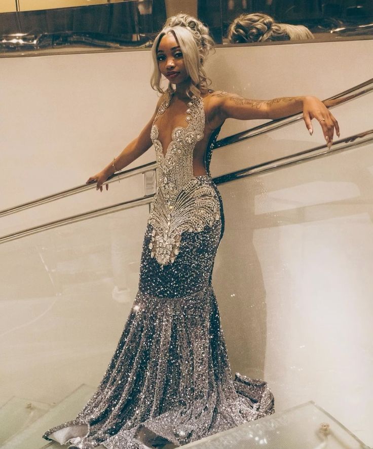 Silver Grey Diamond Mermaid Long Prom Dresses for Women Sparkly Crystal Velvet Evening Pageant Gown