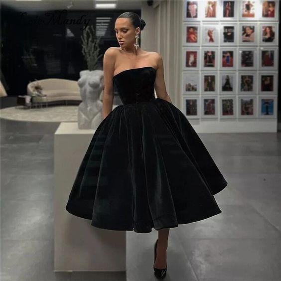 Strapless Ball Gown Prom Dresses Sexy Backless Black Velvet Evening Dresses For Women S2588