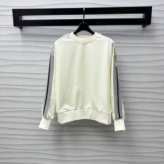Moncle 25 Round Neck Sweatshirt and Short Suits in White Cotton 232232