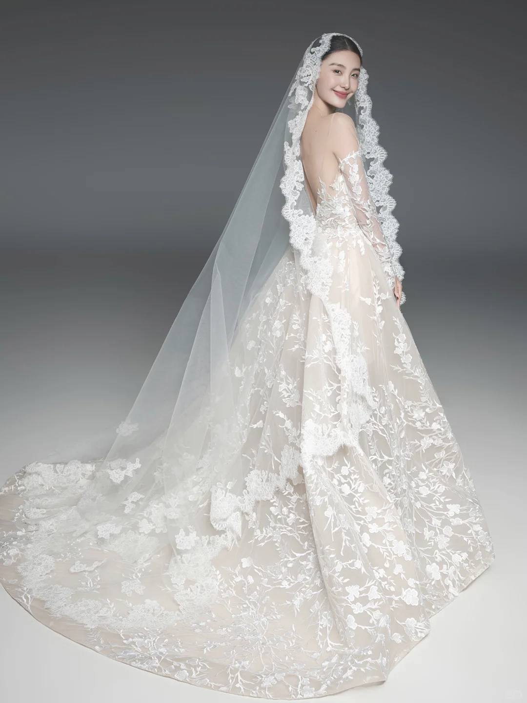 Vintage Ball Gown Off The Shoulder Satin Lace Backless Long Sleeves With Veil Long Wedding Dresses C4002