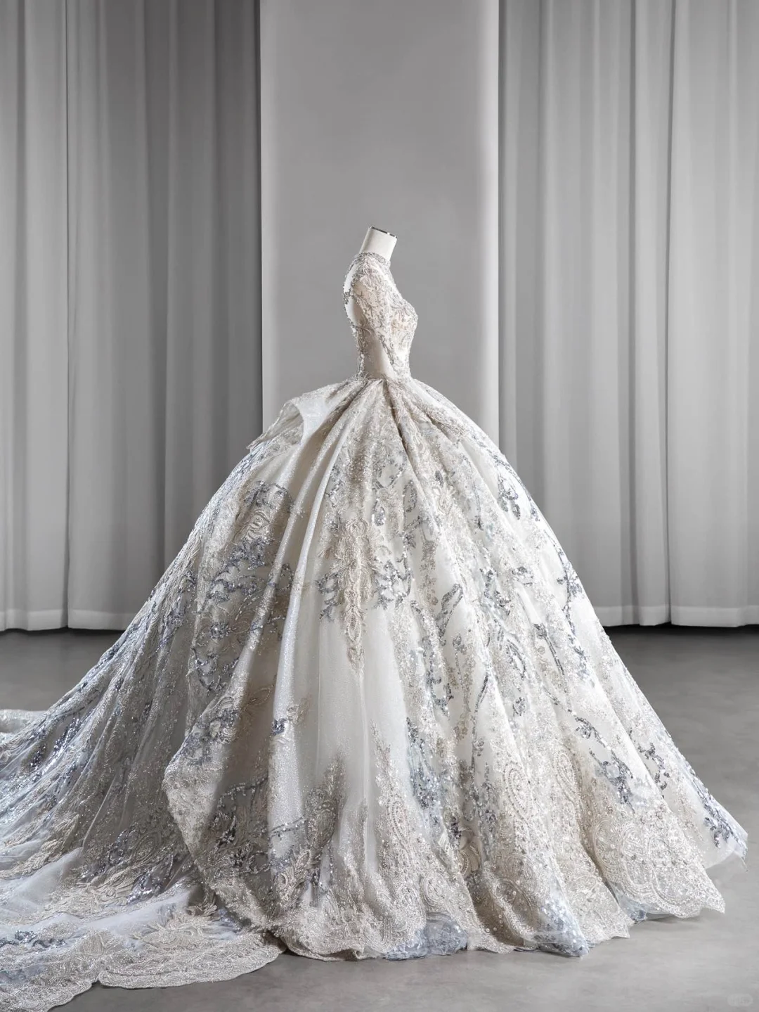 Timeless Ball Gown Tulle Lace Sequin Beaded Long Sleeves Long Wedding Dresses C4131