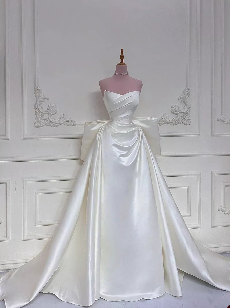 Elegant White Wedding Dresses With Train Mermaid Bridal Gowns