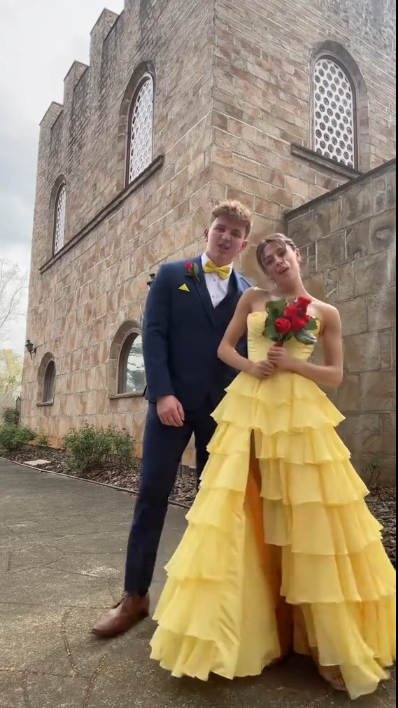 Chic Strapless A-Line Long Prom Dresses Chiffon Yellow Evening Gowns Sleeveless Birthday Dresses DP04172