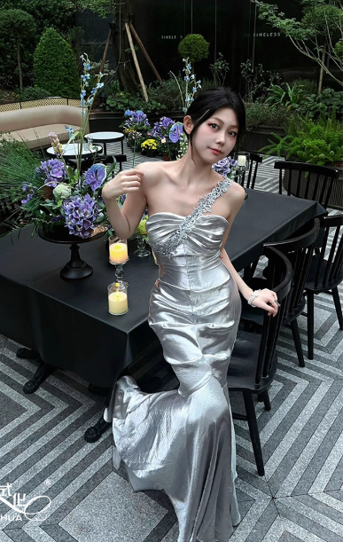 Chic One-shoulder Mermaid Silver Prom Dresses Satin Sleeveless Long Evening Dresses DP04198