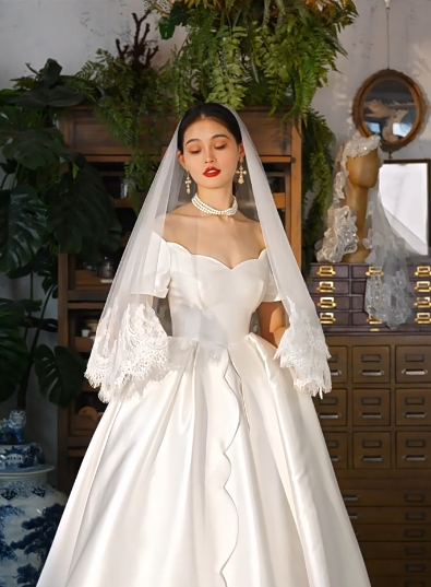 Glam Off-shoulder A-Line Long Wedding Dresses Satin White Bridal Gowns Short Sleeveless Bridal Dresses DP04212