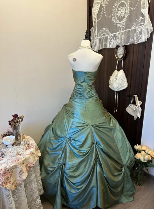 Gorgeous Strapless Ball Gown Long Prom Dresses Tulle Gray Green Quinceanera Dresses Sleeveless Sweet 16 Dresses DP04371