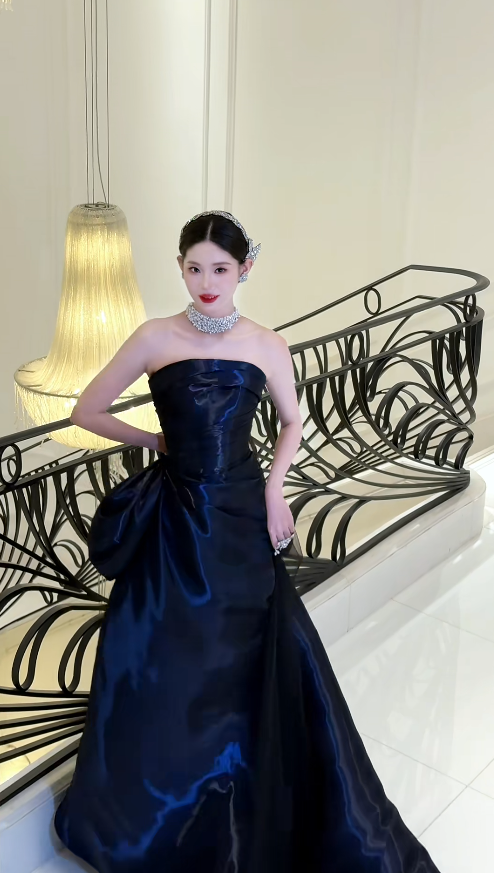 Elegant Strapless A-Line Long Prom Dresses Satin Navy Blue Evening Dresses DP04502