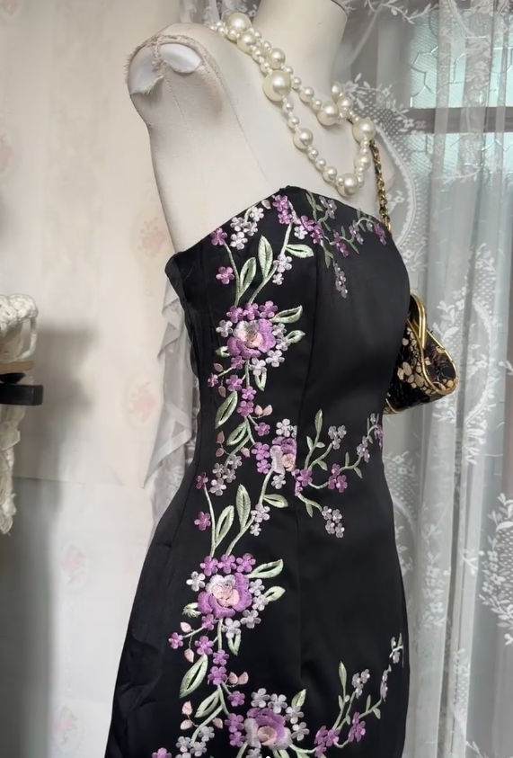 Elegant Sheath Long Evening Dresses Embroidery Satin Sleeveless Black Mother of Bride Dresses DP04548