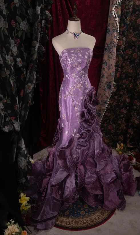 Elegant Sheath Evening Dresses Strapless Purple Long Prom Dresses Beaded Satin Sleeveless Brithday Dresses DP04578