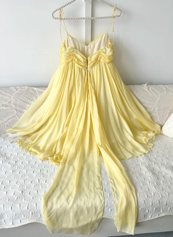 Gorgeous Spaghetti Straps Birthday Dress Sheath Chiffon Beaded Short Cocktail Dress Yellow Short Prom Dress DP05630