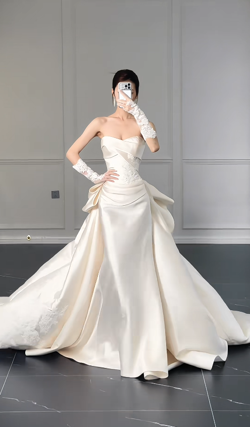 Elegant Sweetheart Sheath Long Wedding Dress Saitn Sleeveless Bridal Dress White Bridal Gown DP05652