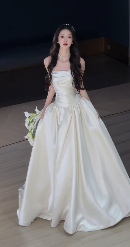 Elegant Strapless A-Line Long Wedding Dress Satin Sleeveless Bridal Dress White Bridal Gown DP05655