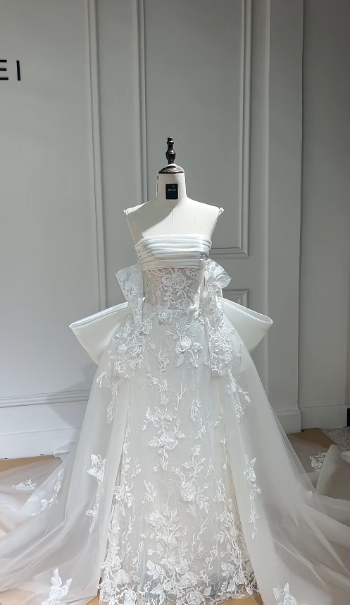 Elegant White Wedding Dress Strapless A-Line Bridal Gown Appliques Tulle Bridal Dress DP05716