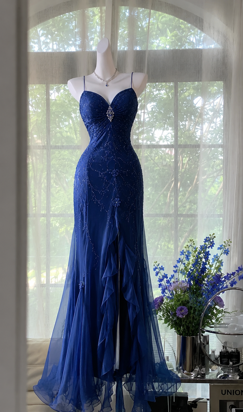 Chic Spaghetti Straps Sheath Chiffon Beaded Long Evening Dress Navy Blue Prom Dress DP05756