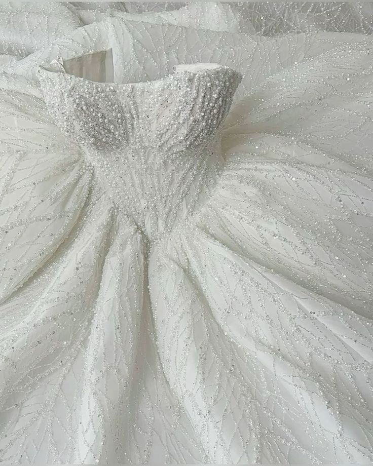 Elegant Bridal Dress Ball Gown Sweetheart White Sequin Wedding Dresses Minimalist Bridal Gowns With Pearls DP1607
