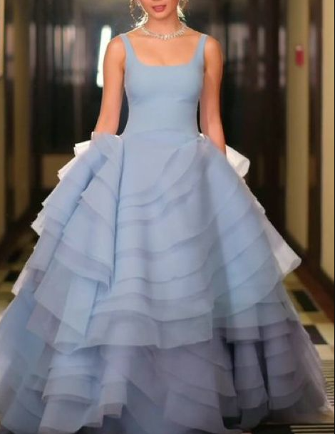 Glamorous Spaghetti Straps Blue Tulle Layered Ball Gown Long Evening Dress
