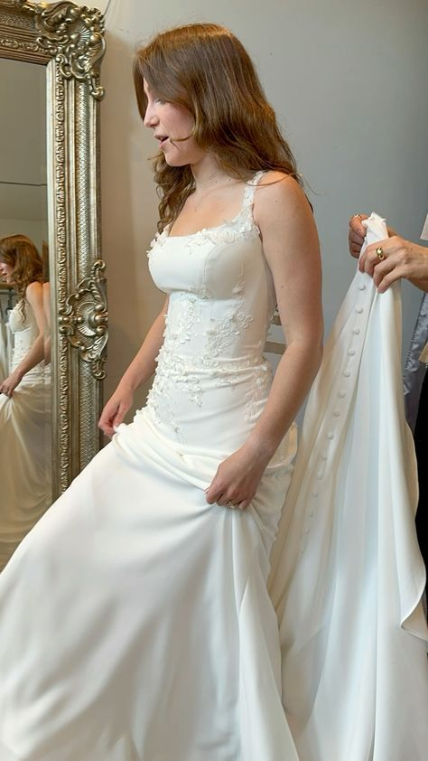 Pretty Spaghetti Straps White Satin Appliques Mermaid Long Wedding Dress Formal Bridal Dress D1634