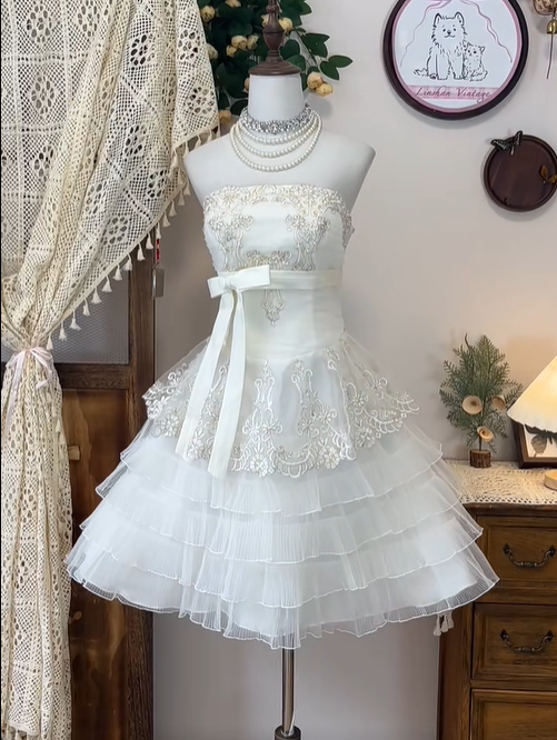 Elegant Strapless Embroidery Cascade Tulle Birthday Party Dress Quinceanera Dress Homecoming Dress with Bowknot D1745