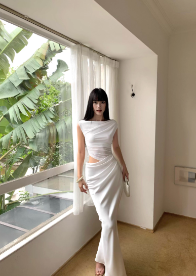Sexy White Pleated Slim-fitting Waist-baring Mermaid Dress Women Summer Dress Dating Dress D1850