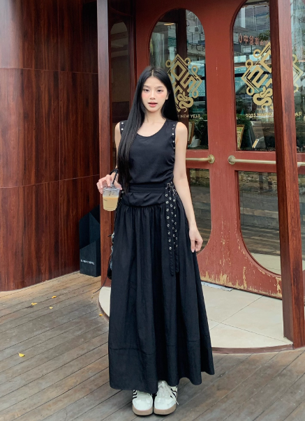 Fashion Crew Neck Pleated Long Women Dress Summer Date Dress with Studded Belt D1913