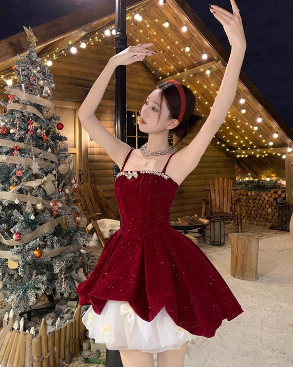 Shiny Wine Red Strapless Crystal Pleated Short Prom Dress Back to School Outfits Homecoming Dress Sweet 16 Dress Princess Dress D2191