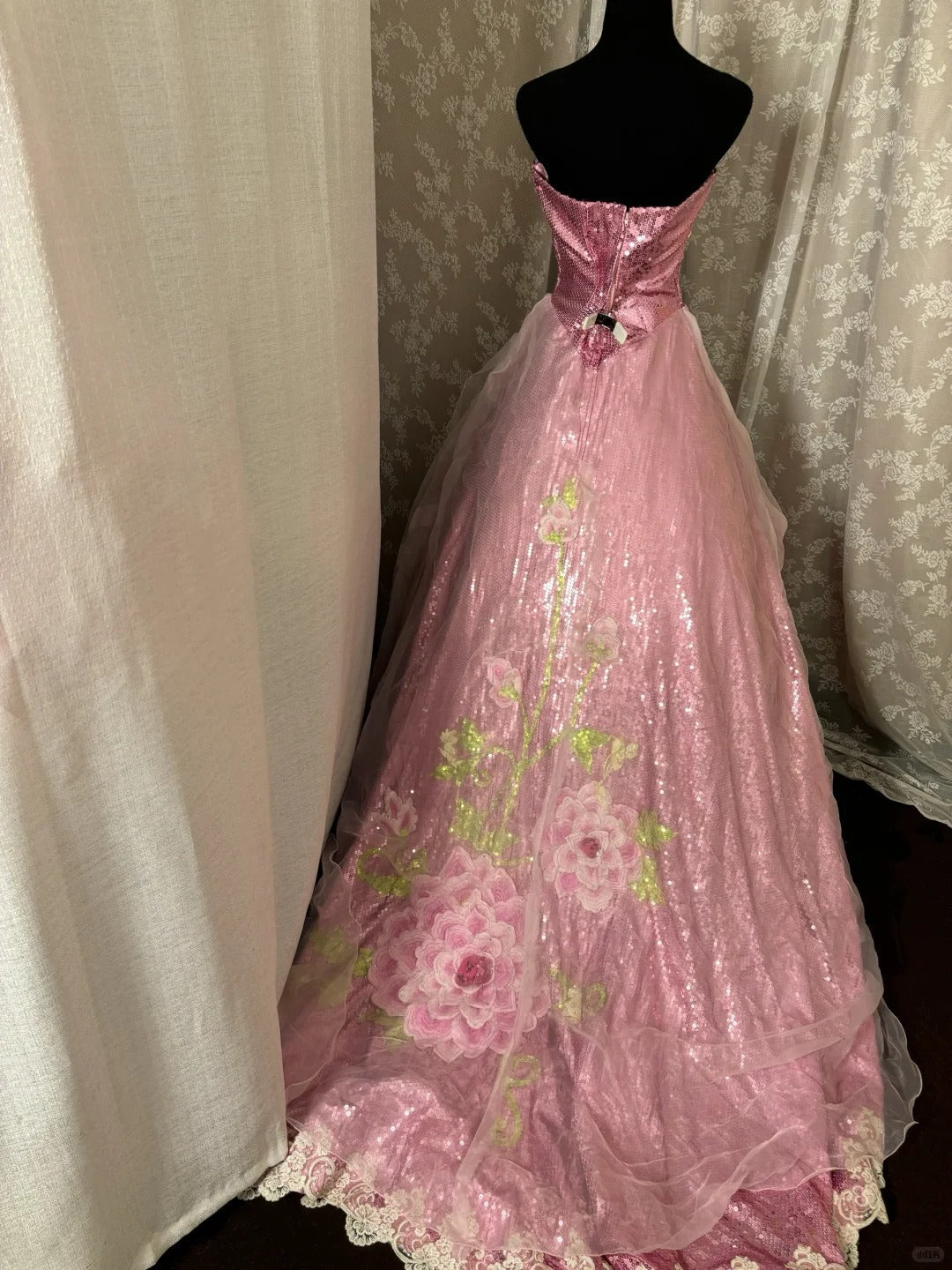 Shiny Sweetheart Neckline Appliques Sequins Ball Gown Long Prom Dress Evening Dress Gala Dress D2234