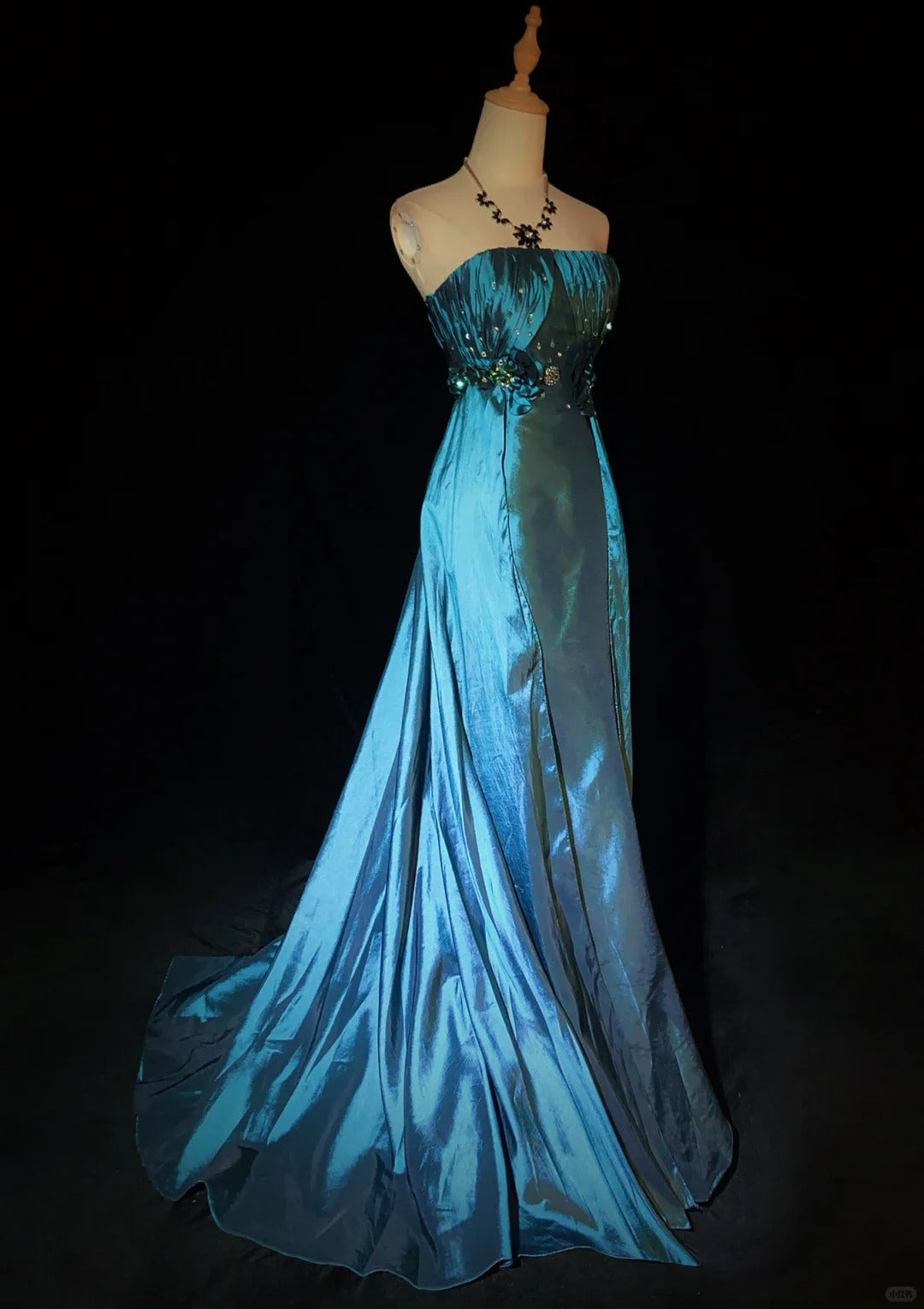 Gorgeous Prom Dress A Line Strapless Pleated Flower Long Prom Gown Evening Dress Gala Dress Business Dinner Dress D2428