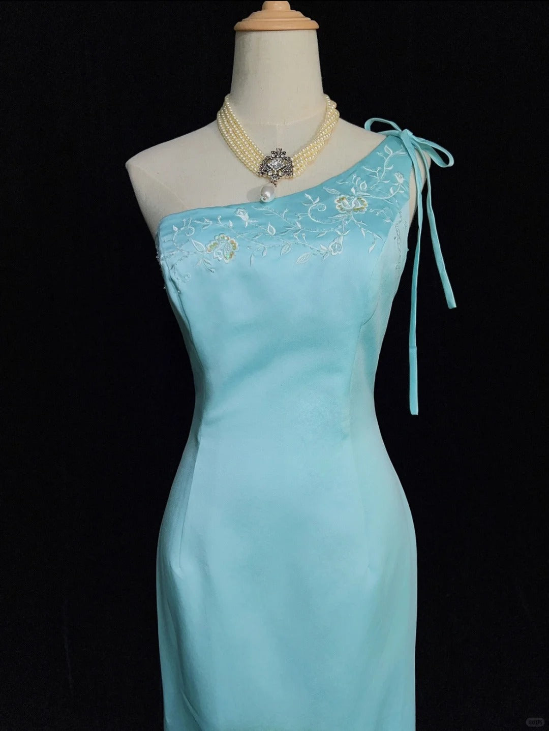 Charming Prom Dress One Shoulder Embroidered Prom Gown Gala Dress Evening Dress D2539