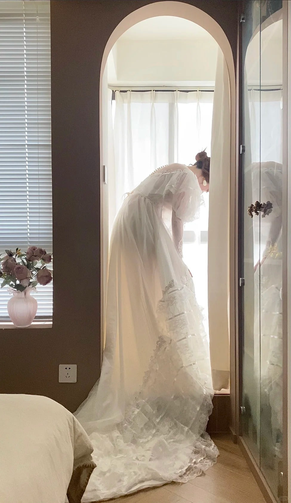 Stunning A Line Long Sleeve Lace Tulle Wedding Dress D2856
