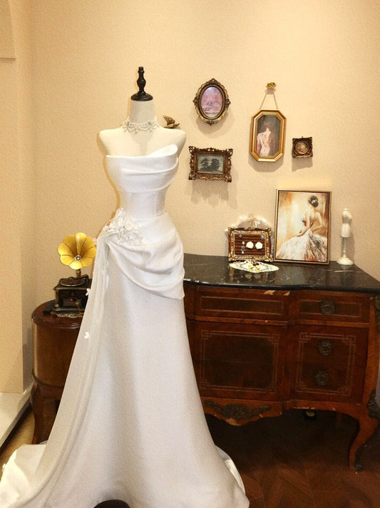 Minimalist Wedding Dress A Line Strapless Pleated Wedding Dress D3403