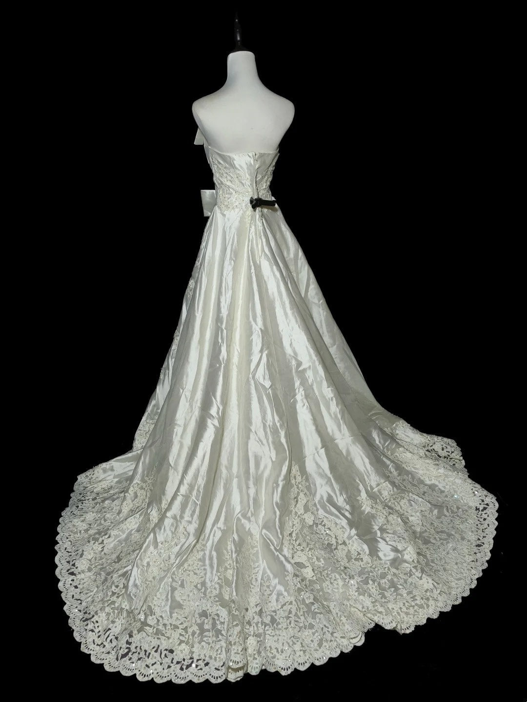 Retro Wedding Dress A Line Strapless Lace Wedding Dress D3432