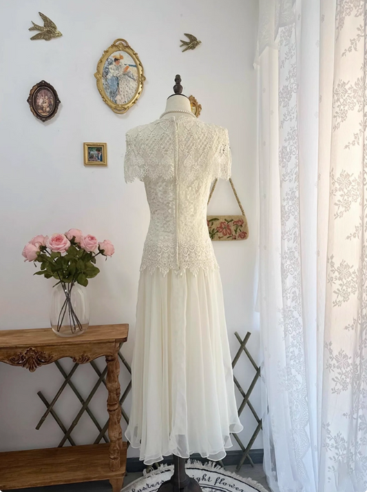 Vintage Wedding Dress V-neck Lace Pleated Tulle Wedding Dress D3605