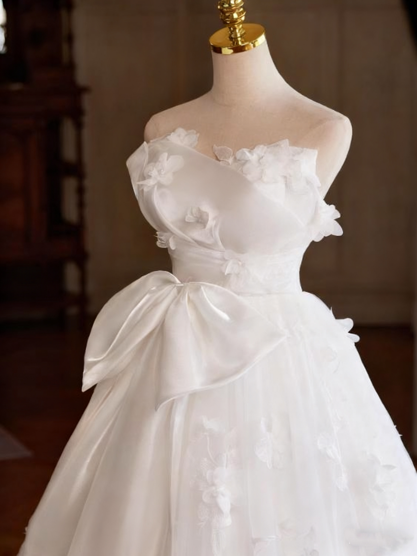 New Arrival Wedding Dress Strapless Tulle Floral Pleated Wedding Dress D3751
