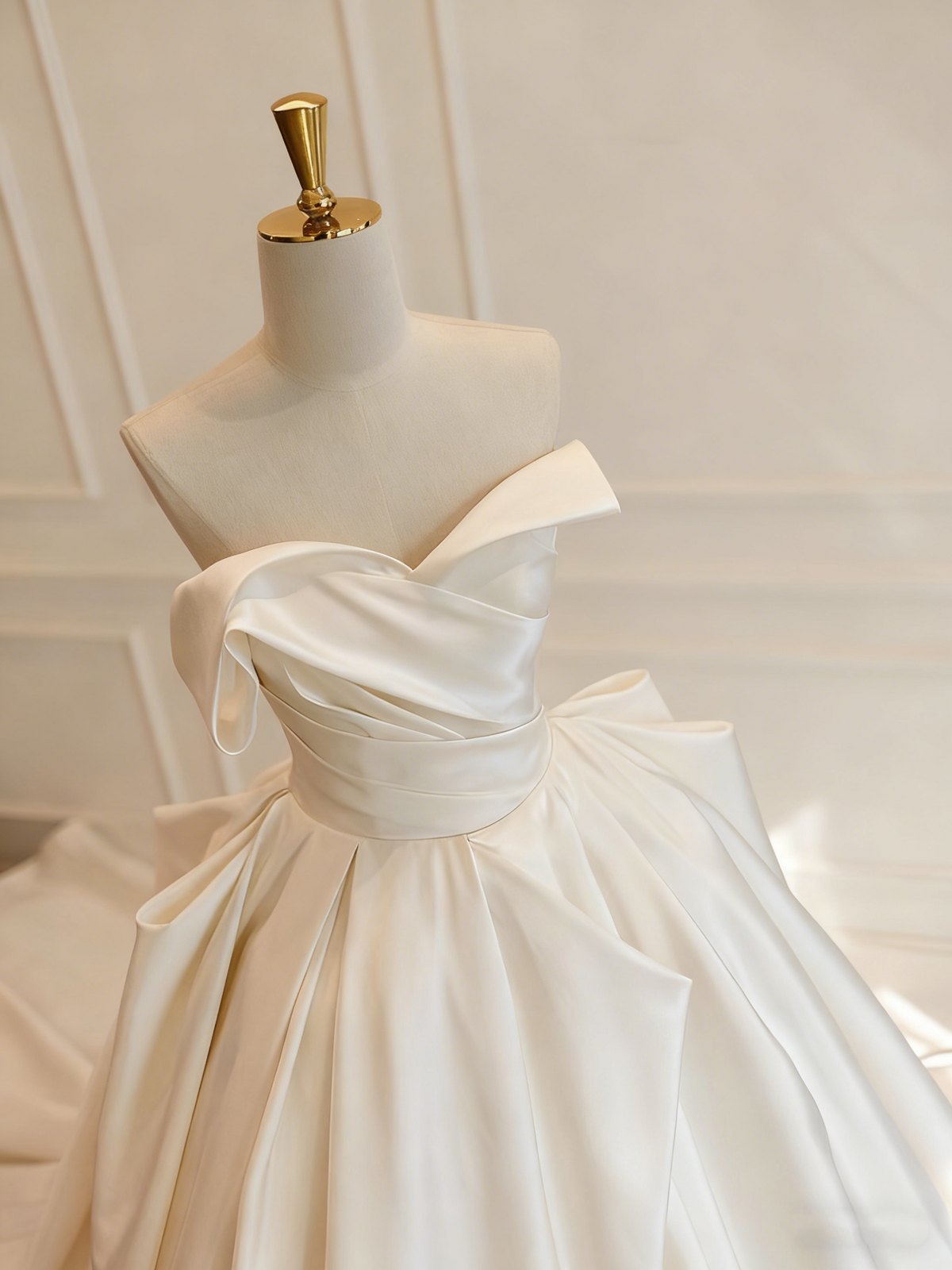 Minimalist Wedding Dress Asymmetrical Neck Pleated Wedding Dress D3807